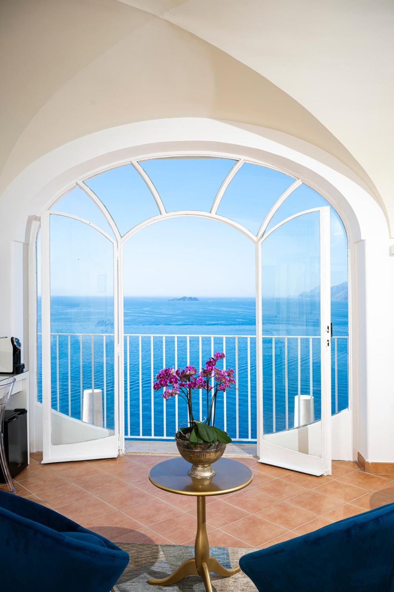 Villa Santa Chiara Positano Suites Exterior photo